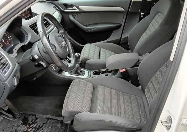 Audi Q3 cena 56000 przebieg: 233047, rok produkcji 2012 z Bielawa małe 596
